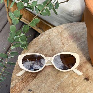 *Brand New* Vintage Inspired Rounded Cat Eye Sunglasses